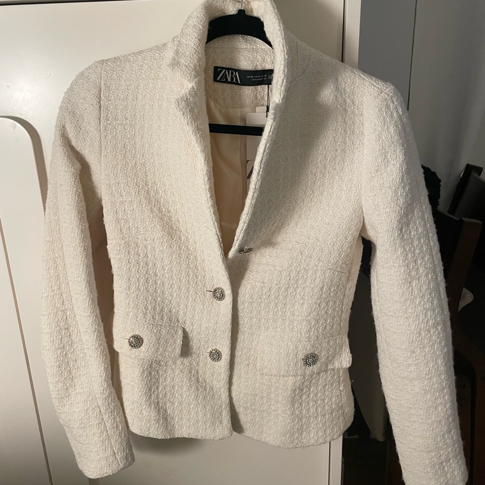 New Never Worn Zara Blazer in White and XS